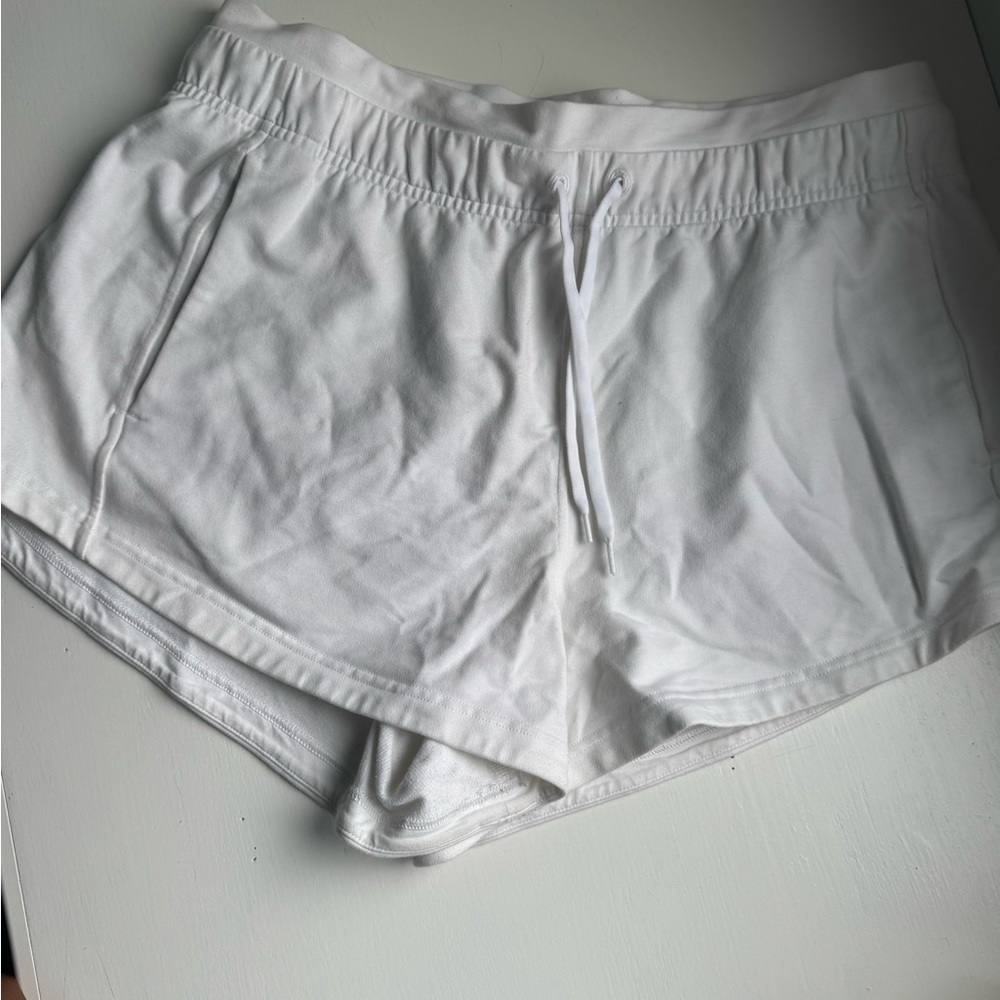 Inner Glow High-Rise Short